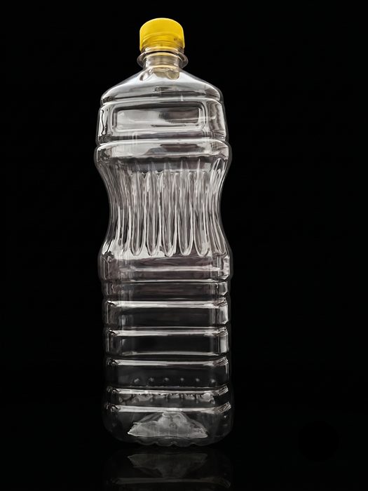 Edible Oil Bottles in PET Bottles for edible oil - manufactured by Ganpati Containers in Sri Ganganagar, Rajasthan